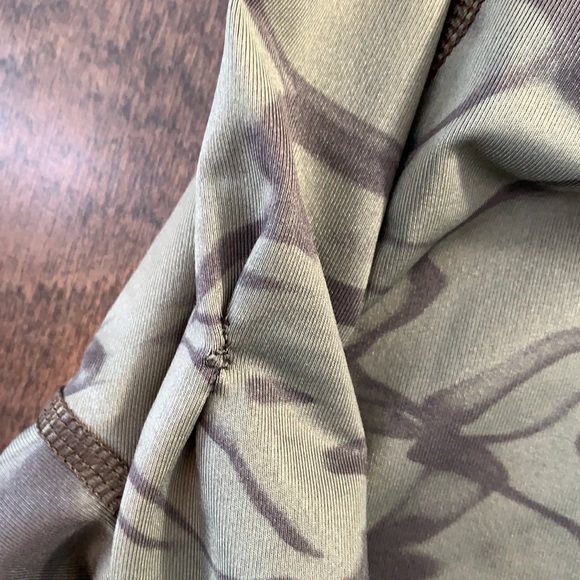 Rei green camo short sleeve rash guard xs 6 - Picture 4 of 7